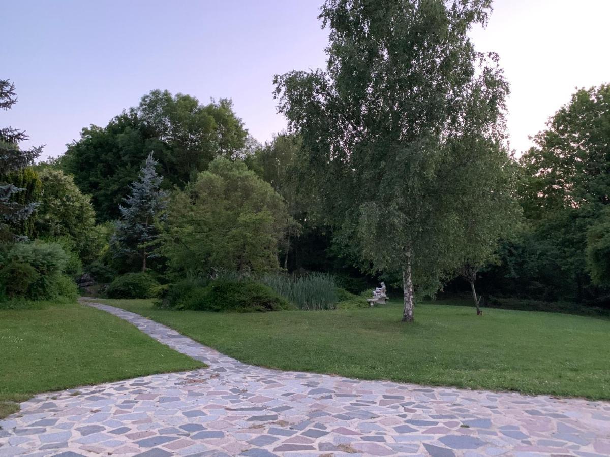La Grignotiere Lodge & Spa Crecy-la-Chapelle Екстер'єр фото